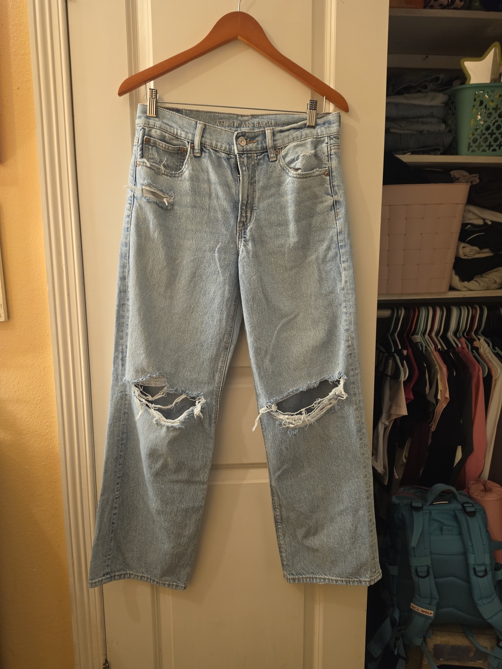 American Eagle Outfitters Stoviepipe Light Blue Ripped Wide Leg Jeans Sz 6